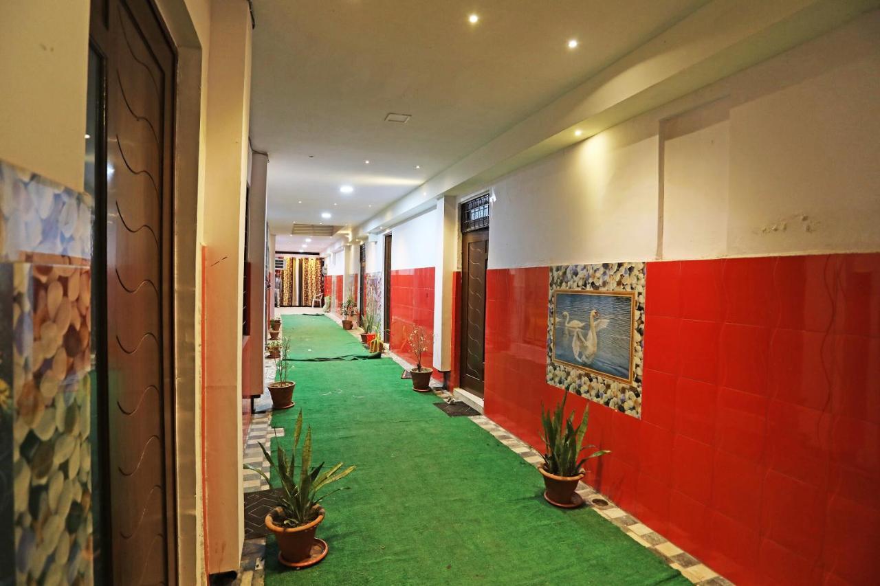 Oyo 29294 Tripathi Guest House Kanpur Exteriör bild